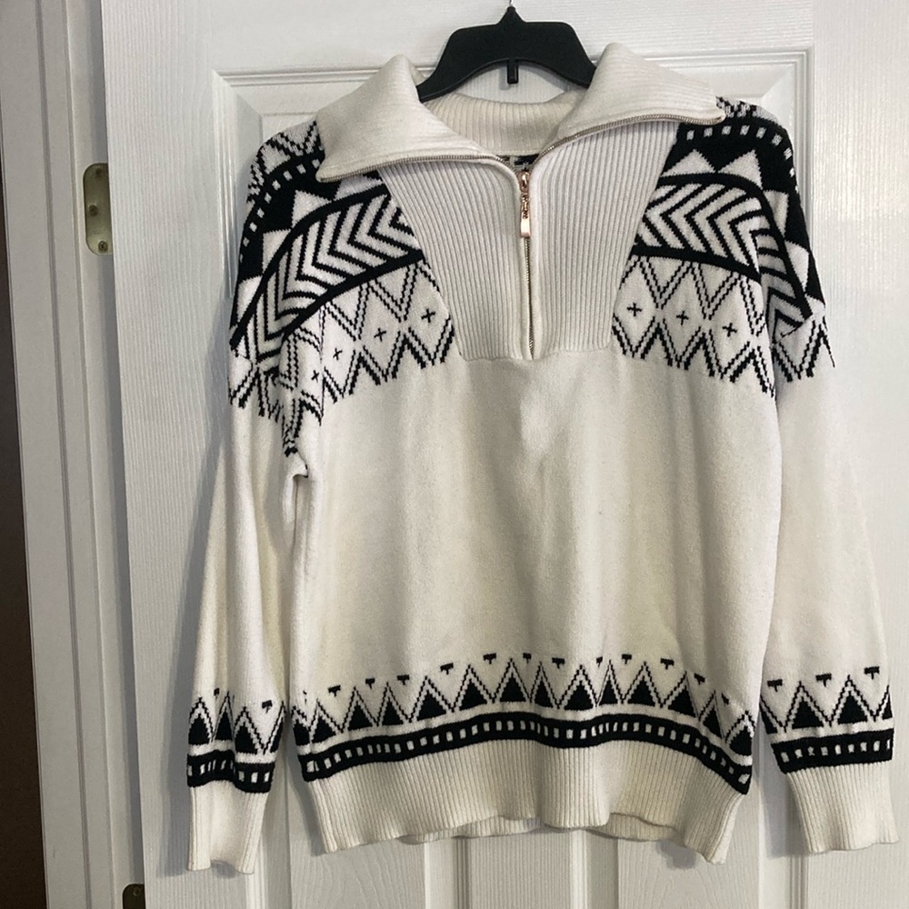 Women’s Quarter Zip Sweater